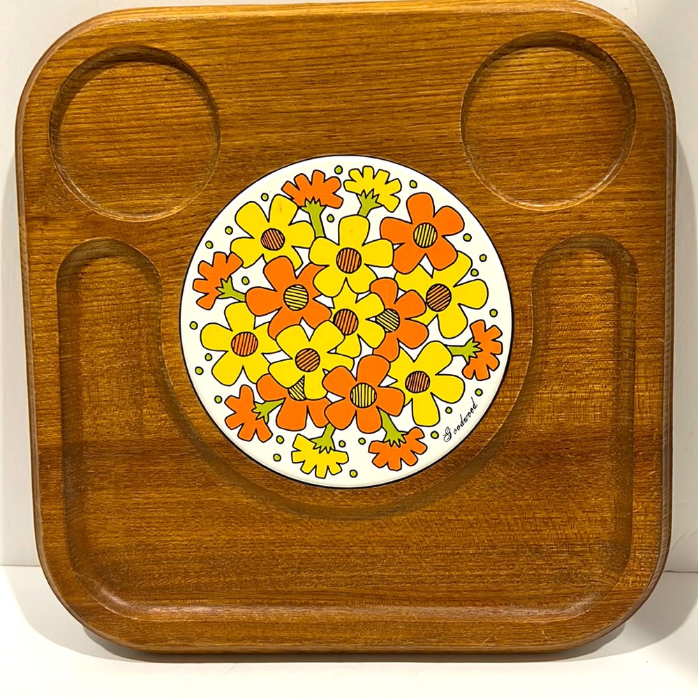 Vintage Cheese and Snack Tray Daisies Floral 70’s12 by 12”